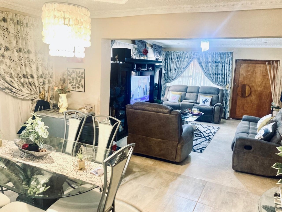 3 Bedroom Property for Sale in Mabopane Unit M North West